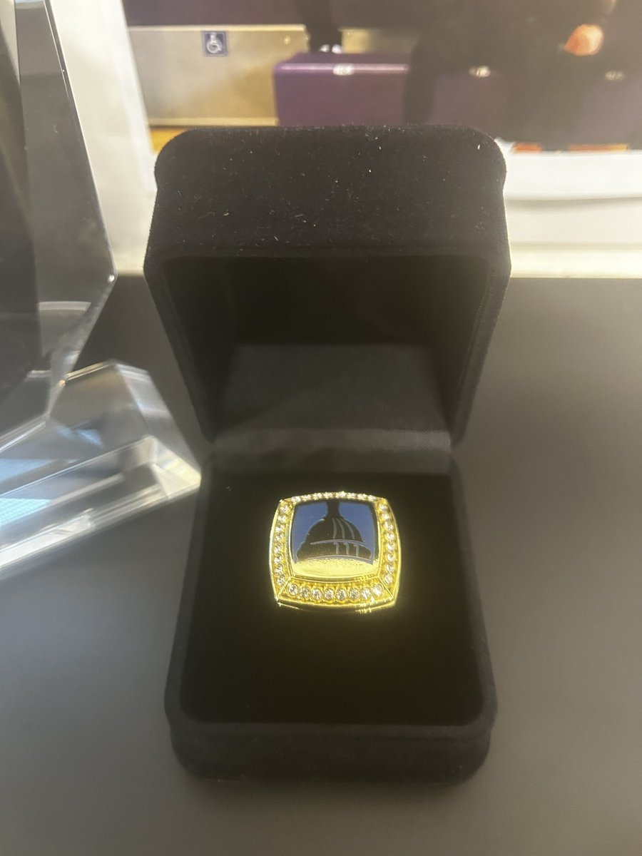 Charles R. Hunt II tweet media