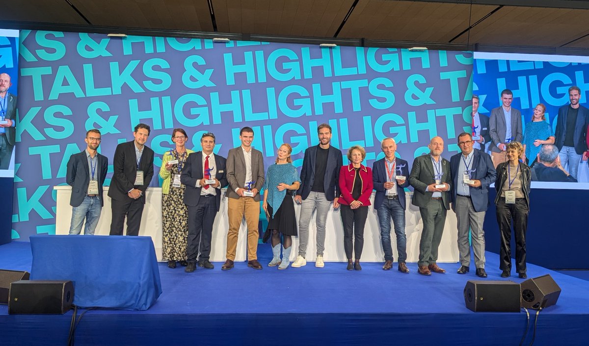 EuMo Expo (@eumoexpo) on Twitter photo Hier, c'était la cérémonie de remise de prix des Talents européens de la mobilité ! 🏆
<a href="/SNCFVoyageurs/">SNCF Voyageurs</a>, #RATP Dev Transit London, <a href="/SNCFReseau/">SNCF Réseau</a>, <a href="/MESEA_LGVSEA/">MESEA</a>, Soléa, <a href="/MASTERIS_Rail/">MASTERIS</a>...
Voici les lauréats 2024 👉 eumo-expo.com/les-talents-eu…
Bravo à nos Talents ! 👏
#EuMo2024 #EuMo Hier, c'était la cérémonie de remise de prix des Talents européens de la mobilité ! 🏆
<a href="/SNCFVoyageurs/">SNCF Voyageurs</a>, #RATP Dev Transit London, <a href="/SNCFReseau/">SNCF Réseau</a>, <a href="/MESEA_LGVSEA/">MESEA</a>, Soléa, <a href="/MASTERIS_Rail/">MASTERIS</a>...
Voici les lauréats 2024 👉 eumo-expo.com/les-talents-eu…
Bravo à nos Talents ! 👏
#EuMo2024 #EuMo