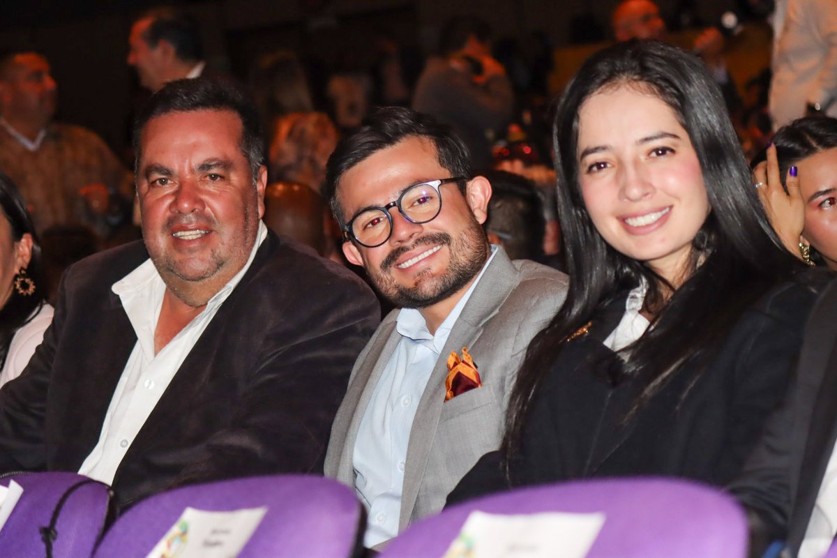 EmpresasPB's tweet photo. Desde la #ESPB, agradecemos a la @GobernaciรณnDeBoyacรก, en cabeza de nuestro gobernador, @CarlosAmaya, a todo el equipo de trabajo del Festival Internacional de la Cultura y a nuestra comitiva por haberse sumado a esta gran jornada de orgullo boyacense #ModoFicc. https://t.co/uPt6cIp5Ng