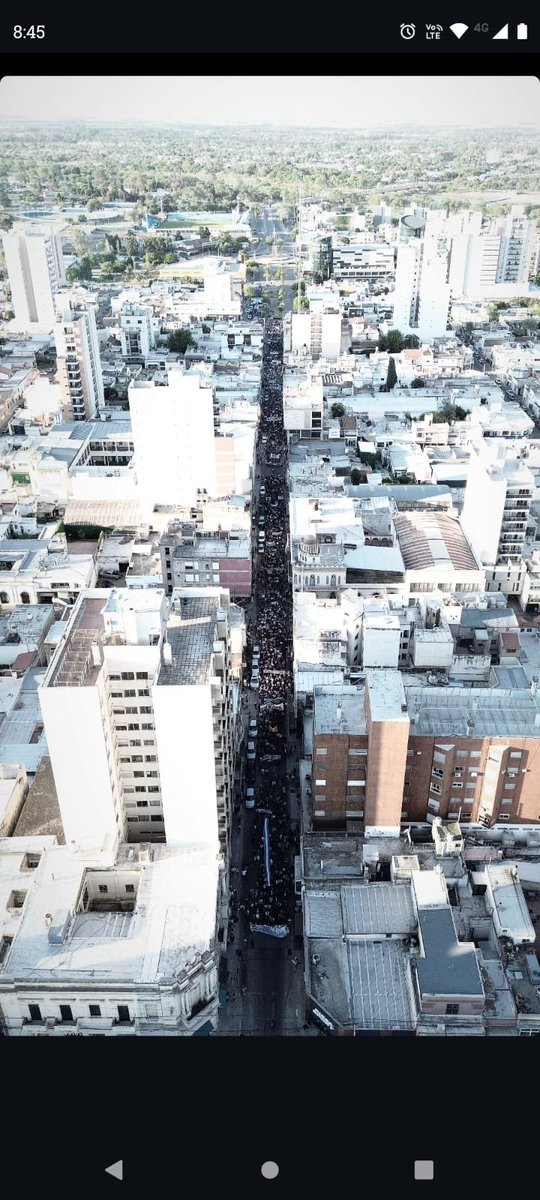 luis9gatti's tweet photo. Masiva Movilización en Río Cuarto 
No pude viajar pero como Graduado de la Universidad Publica mi corazón estaba ahí.
No al Veto!!! https://t.co/hnFYdBc2lT