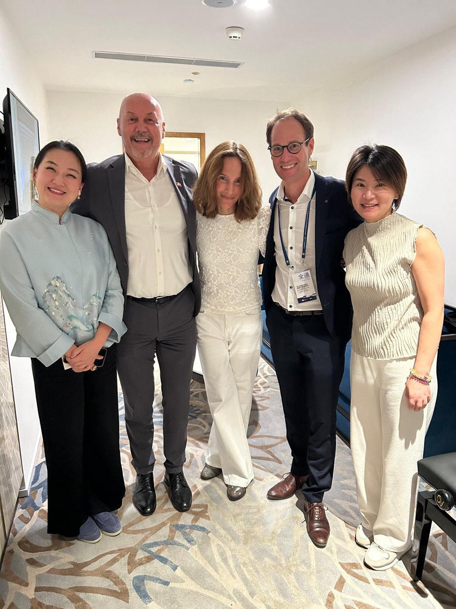 Hélène Grimaud (@helenegrimaud) on Twitter photo Playing Beethoven's Piano Concerto No. 4 in G Major, Op. 58, with the <a href="/CamerataSBG/">Camerata Salzburg</a> in Shanghai, China.
📸: © Cadillac - Shanghai Concert Hall / Swantje Zimmerman
#armstrongmusicandarts Playing Beethoven's Piano Concerto No. 4 in G Major, Op. 58, with the <a href="/CamerataSBG/">Camerata Salzburg</a> in Shanghai, China.
📸: © Cadillac - Shanghai Concert Hall / Swantje Zimmerman
#armstrongmusicandarts