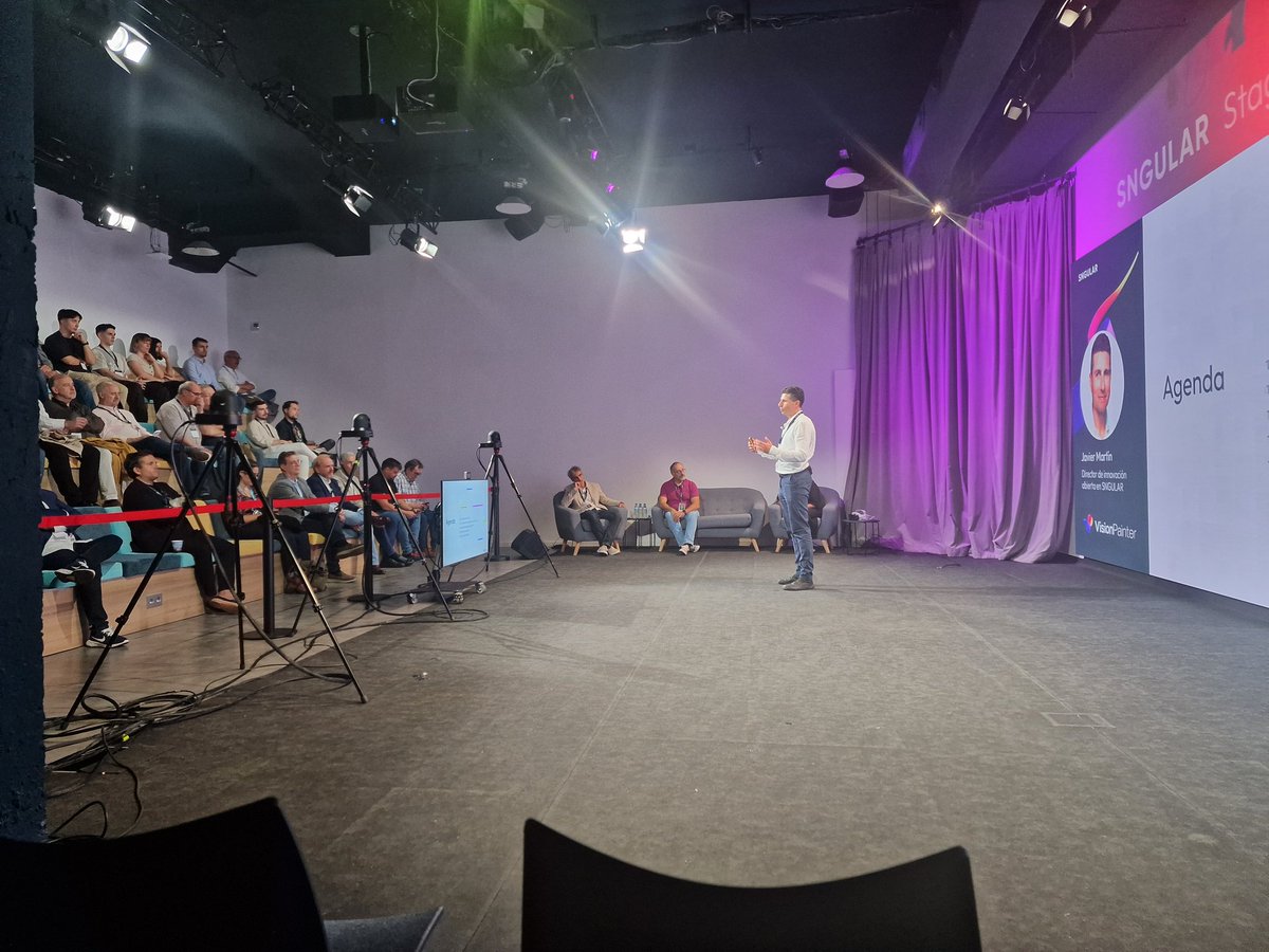 Llenazo en la presentación de VisionPainter, la App de @SNGULAR para las <a href="/Apple/">Apple</a> Vision Pro.

Dicen que hay pocas gafas de VR en el mercado, pero precisamente porque no había una oferta de software que permita exprimirlo. 
Había  😉