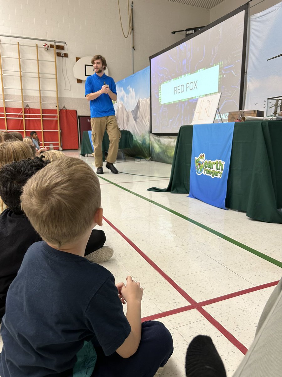A big thank you to <a href="/EarthRangers/">Earth Rangers/Éco Héros 🐸🌎</a> for visiting and educating our Grade 1-3 students on sustainable living and ways to protect animals and their habitats. The students were excited to see animals like snakes and turtles up close during the presentation! 🐢 🐍 🌎