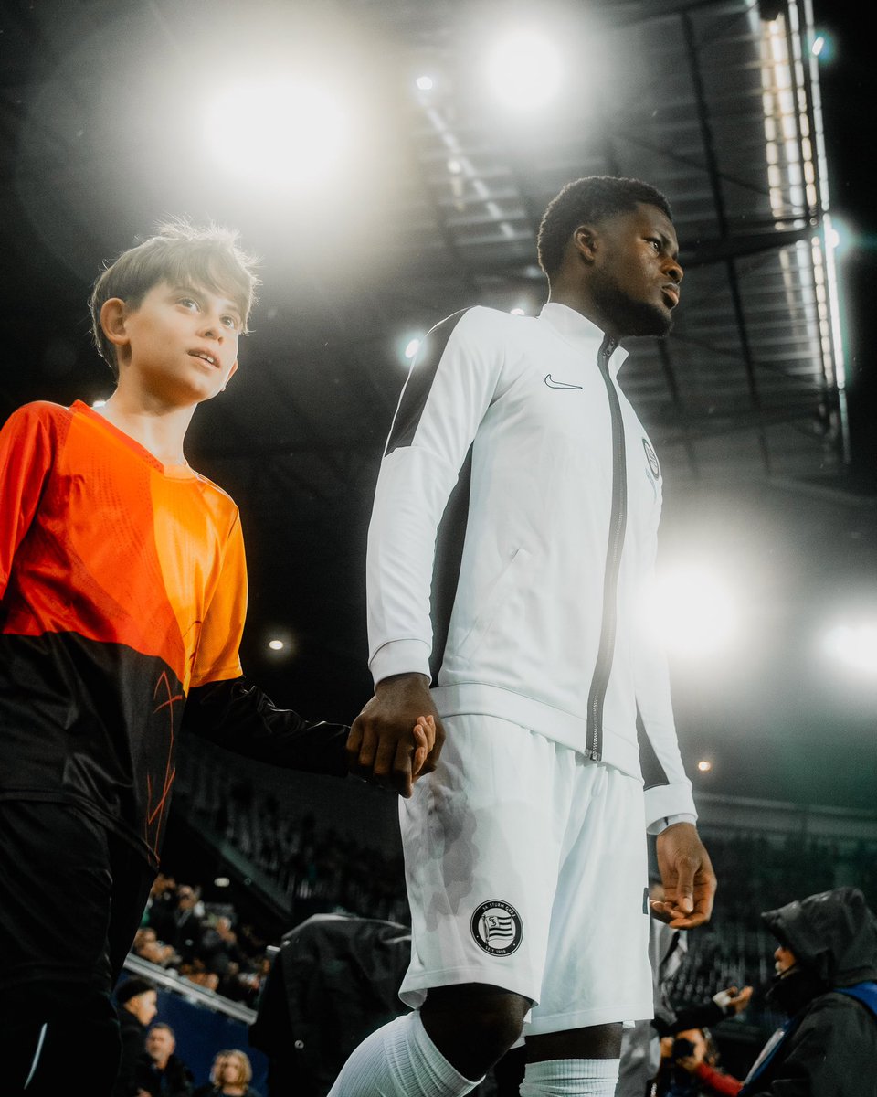 TChukwuani_'s tweet photo. @ChampionsLeague debut 🌠
#STUCLU #UCL https://t.co/qLFUhiFXAh
