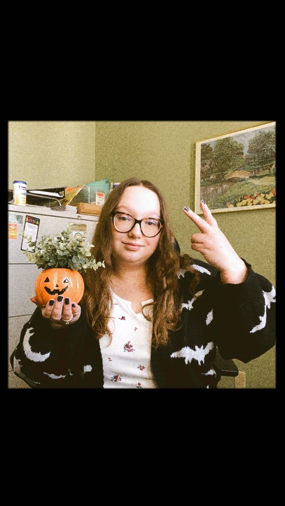 SimGuruChenbot's tweet photo. Happy birthday to my birthday twin Quinn!!! Quinn is 26 today and I am 27 ๐ #bb26 #Sims4 #BigBrother26 #simified https://t.co/K6qmCVowVM