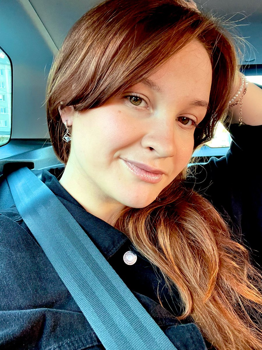 So, let’s wrap up this year.

I’m in a terrible relationship with my parents. Seriously, they live in another country, yet they still manage to hurt me. I mean, I almost admire the consistency.

On top of that, I’ve started some really deep work with my therapist. I swear, I’ve