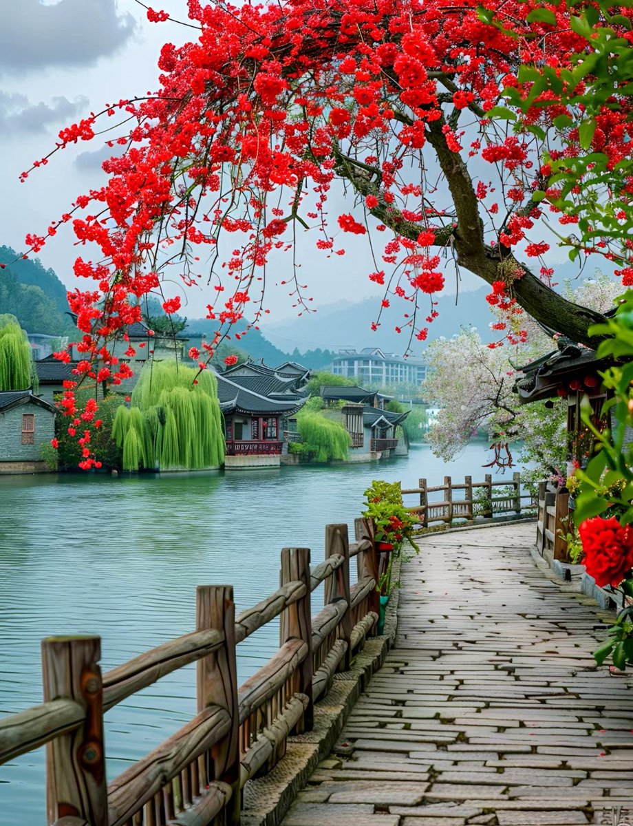 Good morning~
与热爱并往，度岁月漫长。
早安~