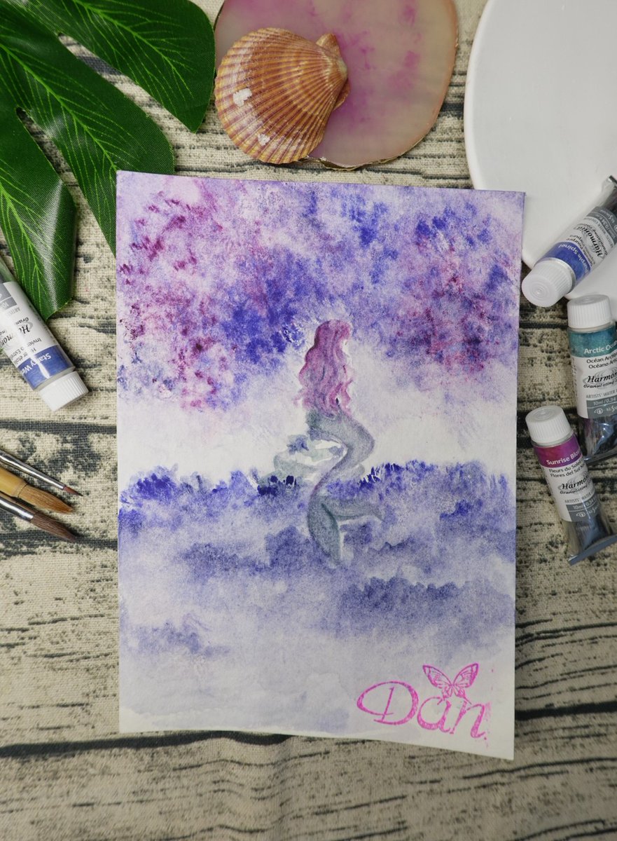 dan_doodleart's tweet photo. 趁著昨天風雨沒很大，難得有時間逛一下離家近的美術社
就看到有分層/沉澱水彩耶！
買個幾個顏色回家練習練習
比較能掌握這水彩特性
再來挑戰看看一個顏料畫畫🤣🤣🤣

#分層水彩 #watercolors https://t.co/3MeV50UExw