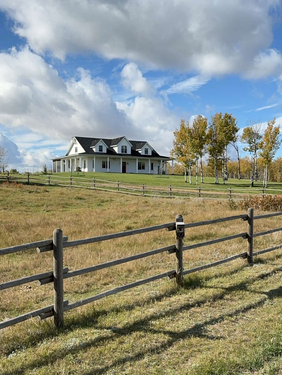 Crop Guy In Cattle Country tweet media