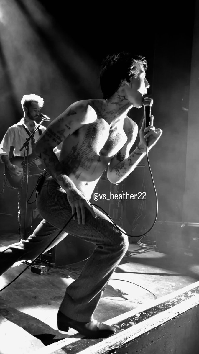 vs_heather22's tweet image. My B&amp;amp;W pics from @JadenHossler in London! 🤘🏻

Pls come back 🫶🏻
#jadenhossler #JXDN