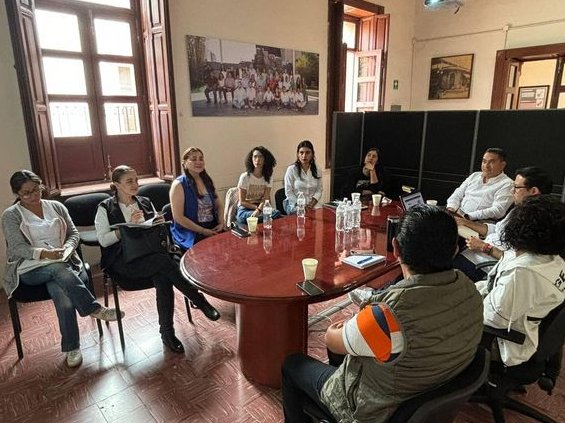 El Comisionado Pedro Paredes Reséndiz, se reunió con la Lic. Berenice Alejandra Pérez Ortiz titular de la Secretaria del Sistema de Protección Integral de Niñas, Niños y Adolescentes del Estado de Querétaro, @educacionqueretaro, y @iqmqro, para impulsar acciones en la materia.