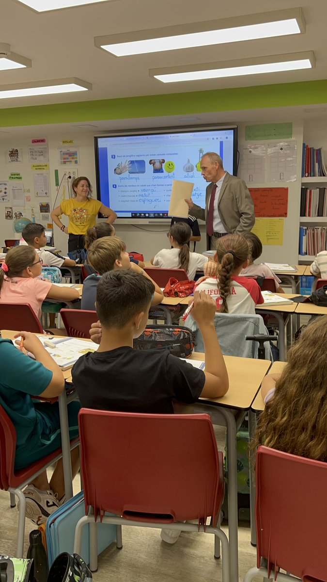 xavierguell's tweet photo. Avui hem visitat @EscolaUtmar, centre amb un gran projecte pedagògic i  una direcció i claustre autènticament compromesos amb el Servei Educatiu de Catalunya.
@educaciocat https://t.co/P4YQJY9Lc4