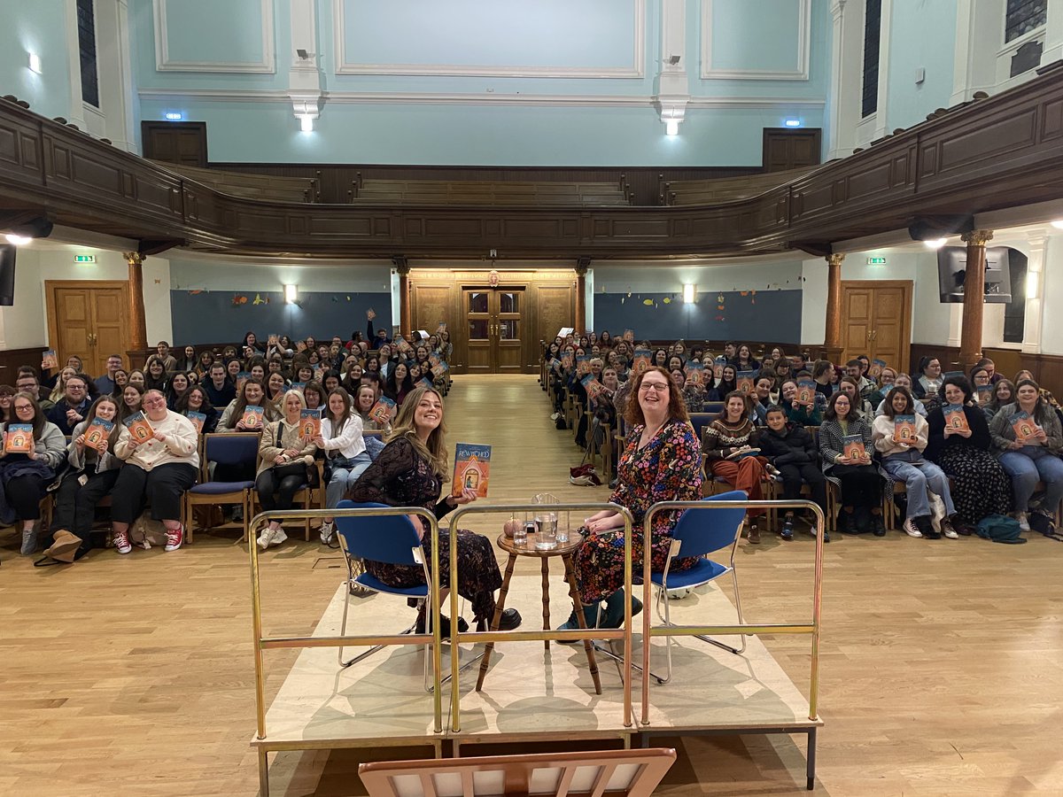 chlodavies97's tweet photo. After becoming an instant Sunday Times bestseller last week, @LucyJaneWood has been out on tour promoting Rewitched 🎃

Her sold out tour so far includes stops at @WaterstonesLPL, @Waterstones_Edi, @EdWomensFicFest, @WaterstonesPicc and @ToppingsBath with many more to come!✨ https://t.co/Q5vBu80gIs