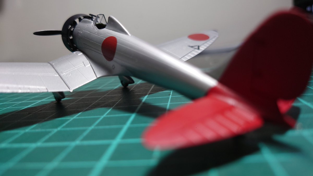 九式單座戰鬥機(Ka-14)

終於做好這台飛機啦~距離上次做完一盒模型都快過三年了，所以這次就用比較簡單的來練手。
I finally finished this model aircraft! It's been a long time since I completed a model kit, so I chose a simpler one to practice with this time.