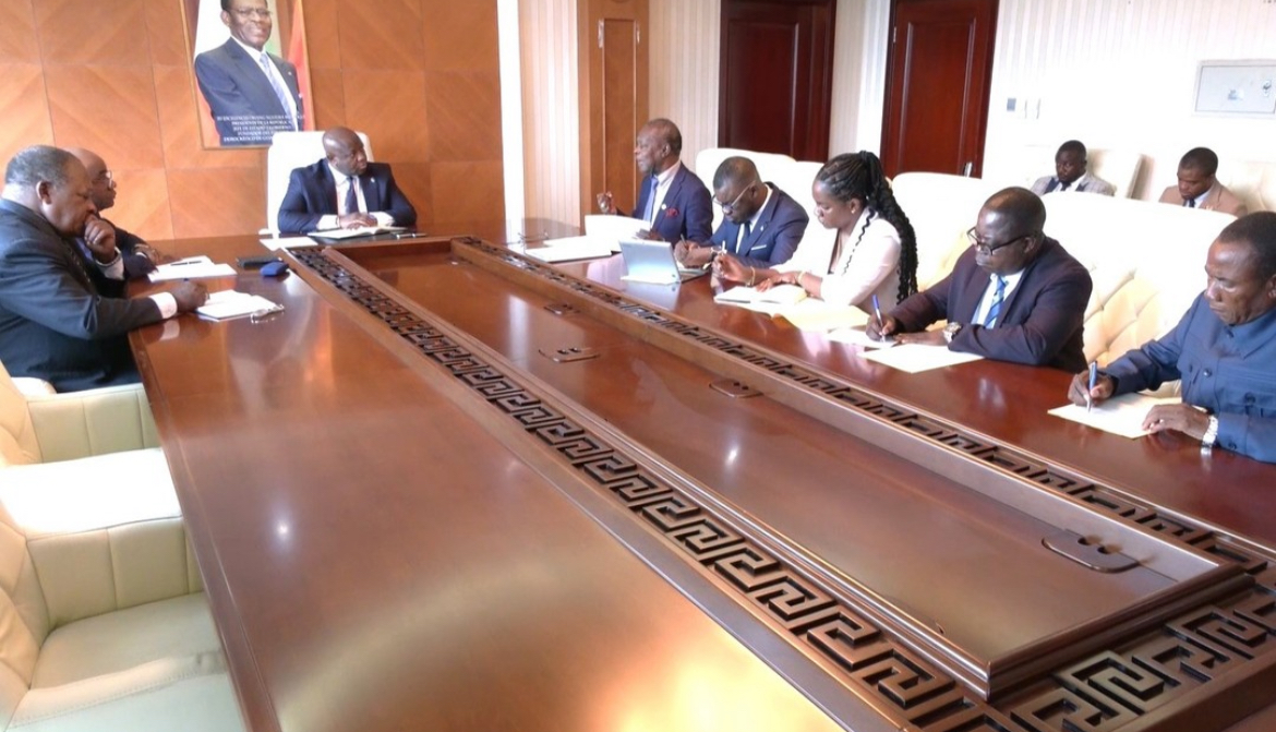 El Primer Ministro del Gobierno, Manuel Osa Nsue, se ha reunido por primera vez con la Directiva del Consejo de Investigaciones Científicas y Tecnológicas de Guinea Ecuatorial, #CICTE, para conocer el funcionamiento, los objetivos y las dificultades de esta institución.