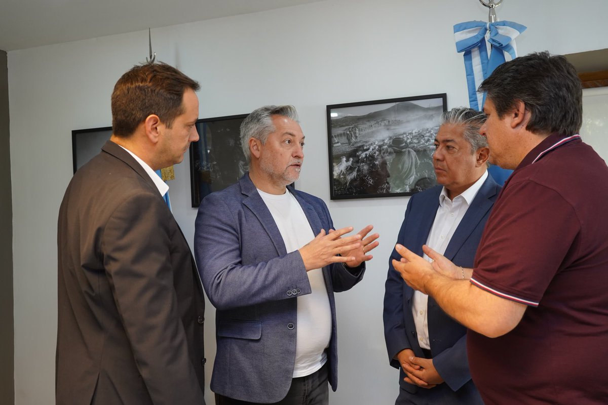 VAMOS A ACOMPAÑAR EL TRABAJO DE LOS CENTROS DEPORTIVOS MUNICIPALES

Firmamos un convenio de colaboración entre el gobierno provincial y el municipio capitalino. A través del ministerio de Trabajo y Desarrollo Laboral, vamos a garantizar la seguridad alimentaria de 5.702 niños,