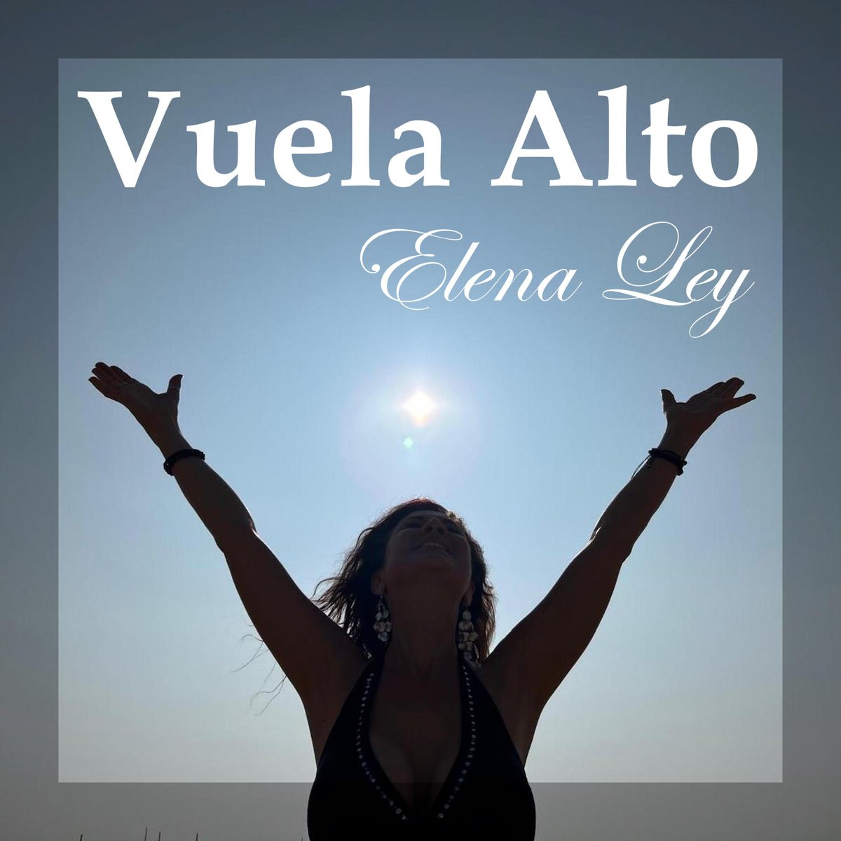 RadioMontornes's tweet photo. "Vuelta Alto" és la nova cançó d'Elena Ley 🎶 Amb ella ens convida a tots i totes a ser nosaltres mateixes i perseguir els nostres somnis✨ L'entrevista la trobareu a @LaInterseccio amb @MiquelZafra 📻

▶️https://t.co/Yd7xH2stLl https://t.co/ZLVIzUjTBJ