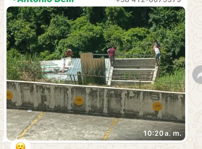 esperanzavaleci's tweet image. Cómo dejan construir sin planificación y con consecuencias graves cómo está sucediendo en la  guairita.esto está sucediendo en parque Humbolt detrás de la torre I