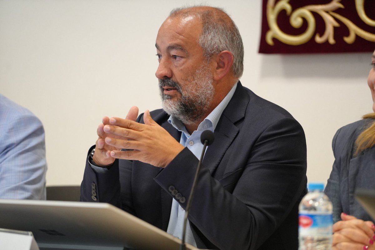 🏃🏽‍♀️ Continúa el Congreso Actividad Física en Edad Escolar que organiza la Facultad de Educación🧑‍🏫

🔙Ayer, acompañamos a <a href="/GardeJulian/">Julian Garde</a> y al profesorado UCLM responsable del congreso 👋

☺️Esperamos que esté siendo de vuestro agrado la estancia en <a href="/CampusCuenca/">Delegación Cuenca</a> 🏋🏻‍♀️