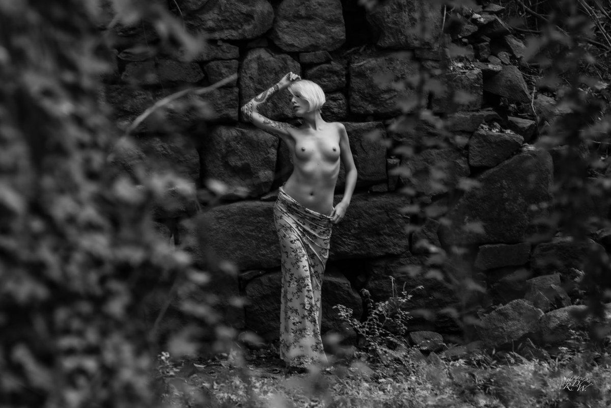 rdwalkerimages's tweet image. I loved shooting Madi at this location, throwback.
.
.
In Frame: Madi