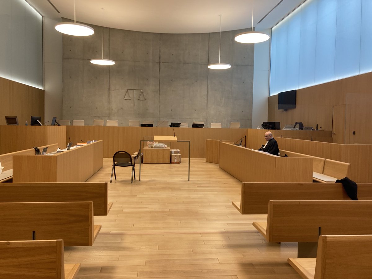 thmilon_ftv's tweet photo. Triple tentative d’assassinat à Habas en 2021 :  25 ans Requis par l’avocat général contre l’accusée, grand-mère de 63 ans 
Et 12 ans de sûreté 
Reportage à 19h15   @F3Aquitaine 
#Assises   #justice  #MontdeMarsan https://t.co/EoLW1cbac6