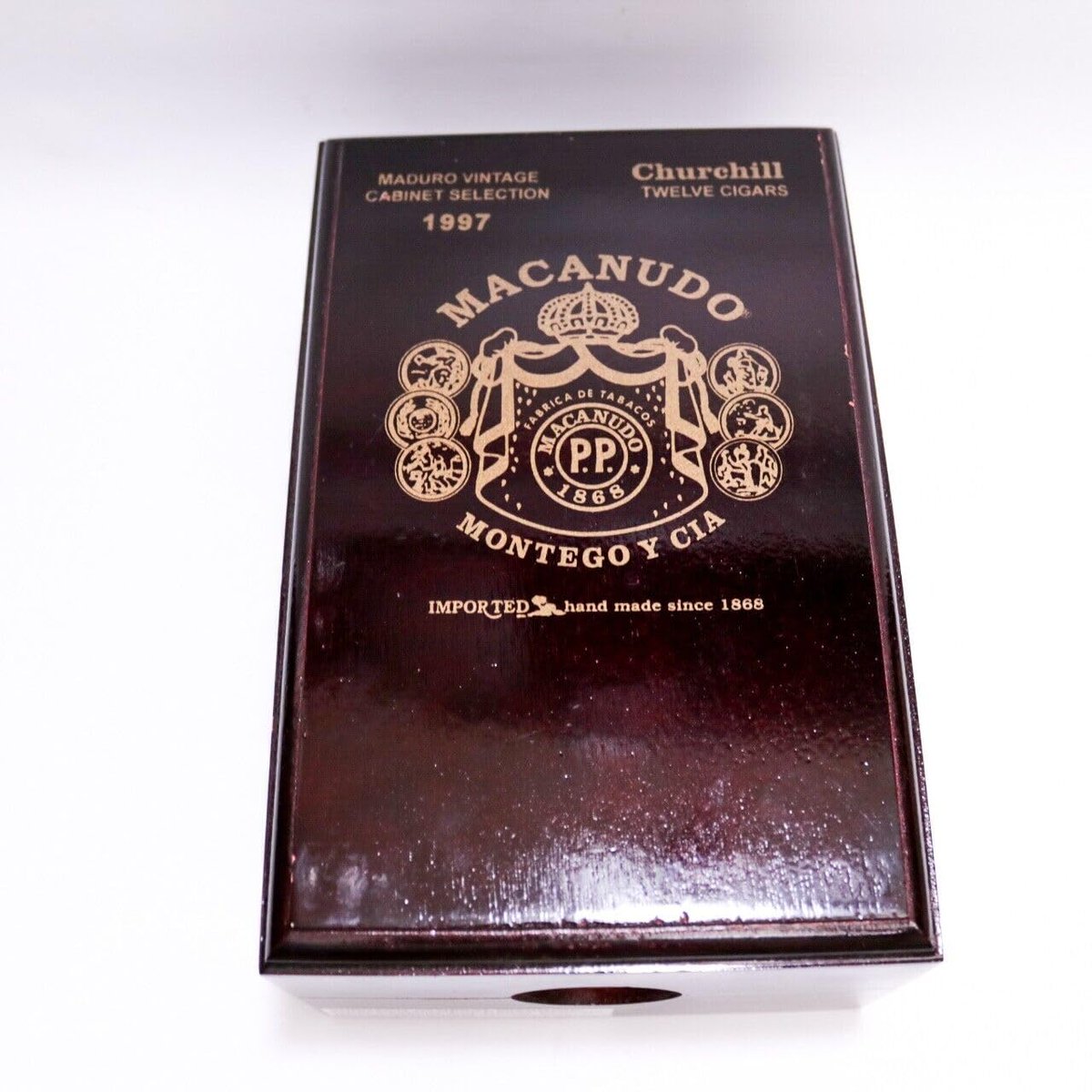 QualityCigarBox's tweet photo. Presenting a dark brown wood cigar box with a glossy finish. It has a very neat lid that fits tightly over the center pendant and interior walls. Great for keeping candies or fashioning a small diy project. 🪵🔨🪚
#diycrafts #cigarbox #giftideas @amazon

https://t.co/T9ttE55sTZ https://t.co/T9W3XggrWD