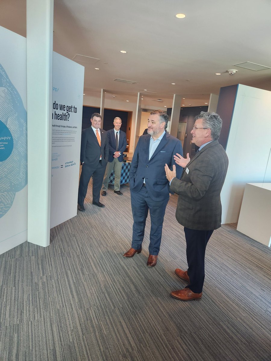 _RWBray's tweet image. Honored to have assisted Senator Ted Cruz w/ a roundtable discussion addressing Traumtic Brain Injury. We're committed to ensuring TBI survivors recieve the care &amp;amp; support they deserve. Together, we can raise awareness and inspire hope. #TBI #SupportOurVeterans #HopeforRecovery