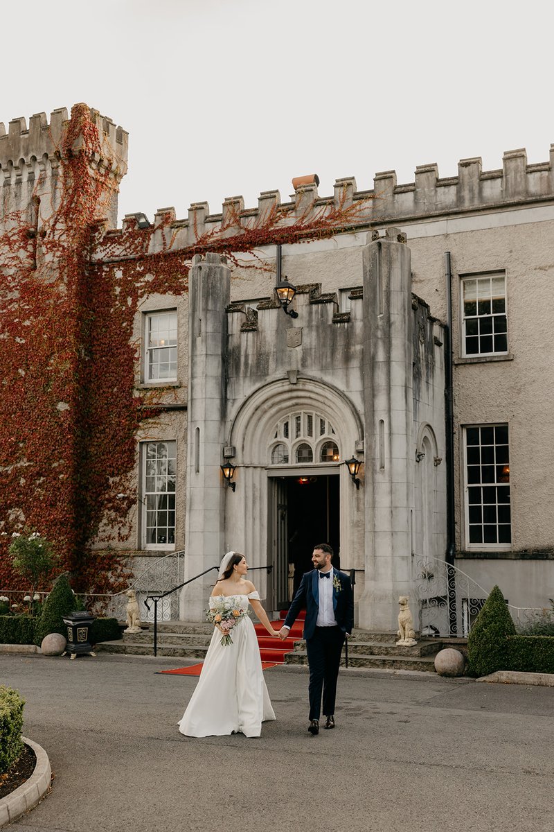 Autumn wedding day strolls never disappoint at Bellingham Castle 🍂

What season is your preference for a wedding?

📸 Iain Irwin

#DiscoverBellingham #Autumn #Wedding #Bellingham #IrishCastle