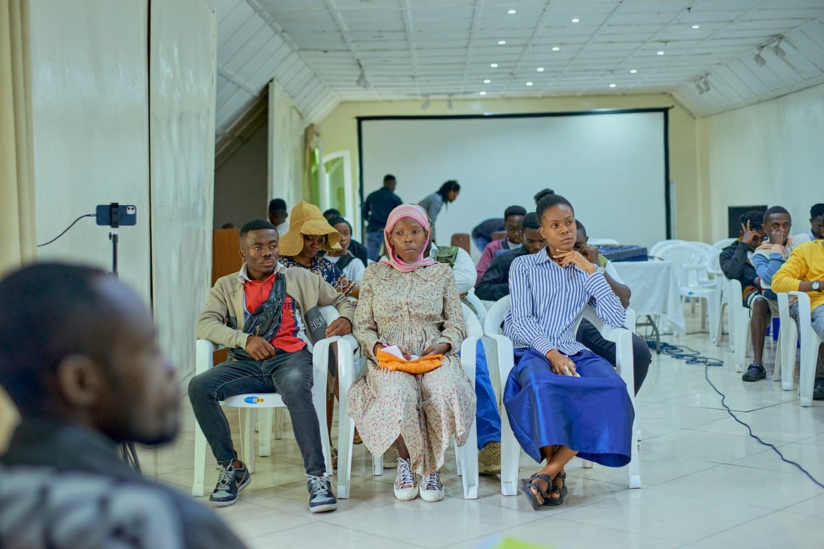 Les médias occidentaux perçoivent les migrants considérant uniquement des comportements négatifs"grâce à un échantillonnage non probabiliste" fustige-t-il"faisant allusion,uniquement,à ceux qui trempent dans des antivaleurs oubliant ceux qui ont fait la gloire dans leurs domaines