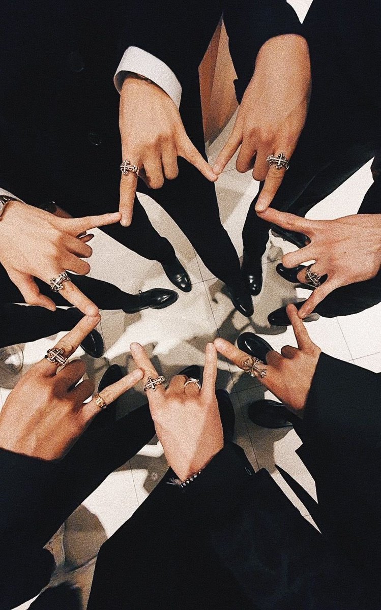 Wish you were here today @SuperM 💕 Happy debut anniversary 💕 

Super 5 years with SuperM

#Super5withSuperM
#SuperM #슈퍼엠