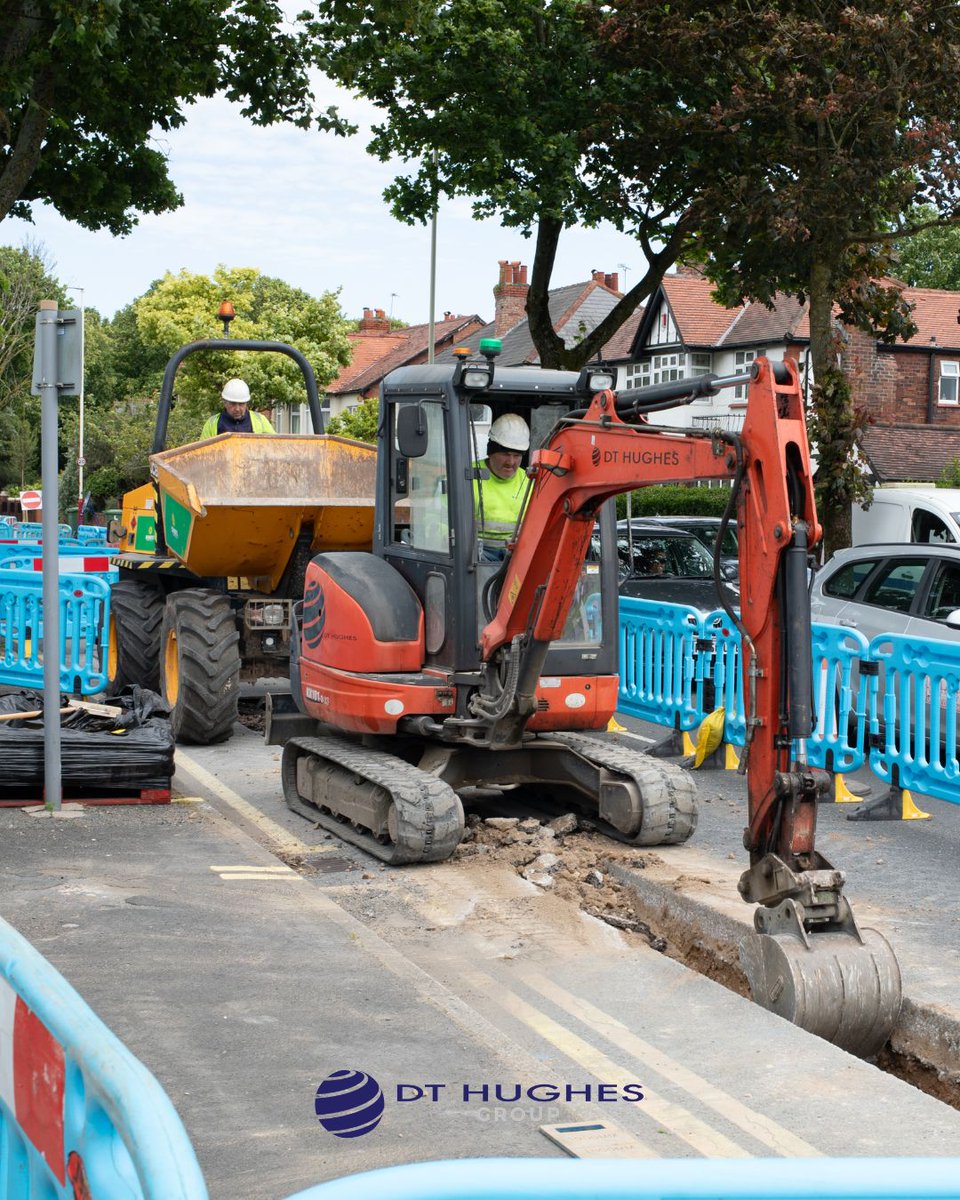 Progress is underway at Haig Avenue in Southport as we work on the 33KV installation for SP Energy Networks. 

We are proud to support the vital infrastructure connecting Southport to Formby, ensuring reliable energy for the community. 

Stay tuned for project updates!