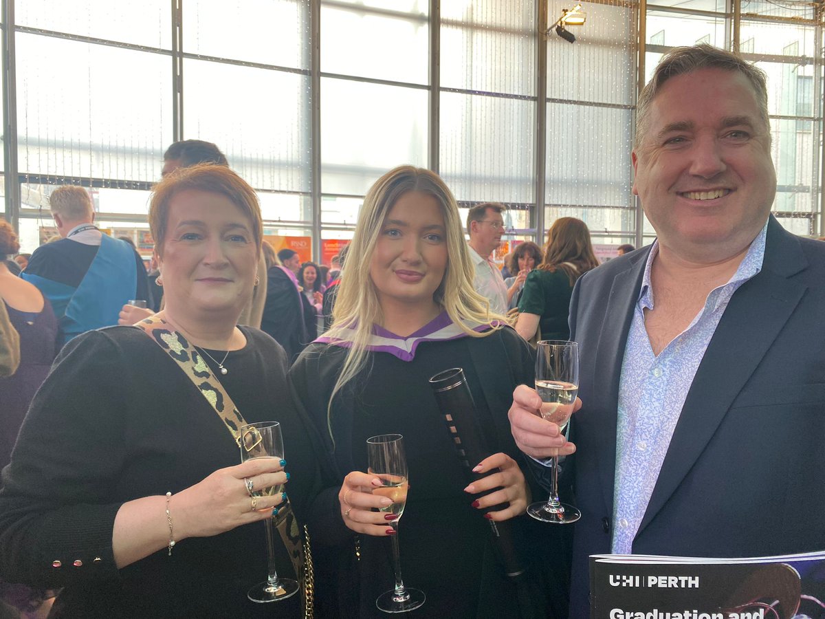UHIPerth_'s tweet image. #UHIGrad 🎓 #ThatsAWrap! Huge congratulations to all who graduated today! We wish you all the very best in your chosen careers or future studies! Time to party at the #Reception within the @perthTCH foyer😀

#GraduationDay #PerthGrad2024