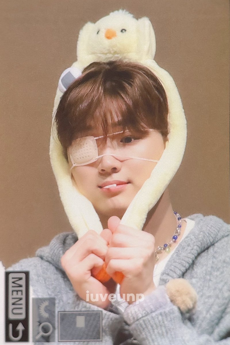 iuveunp's tweet photo. 241003 #루네이트 #LUN8 #은섭 #EUNSEOP 🐥💛 https://t.co/ffQBWdBkvD