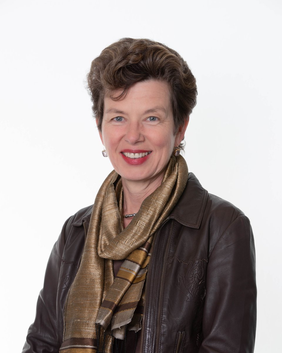 Dr. Deborah Cook, a groundbreaking critical care physician whose work has led to improvements for patients around the world, is being inducted into the Canadian Medical Hall of Fame. Read more: bit.ly/3ZIUHKV #WeAreStJoes #2025CMHFInductees <a href="/machealthsci/">McMaster Health Sciences</a> <a href="/CdnMedHallFame/">Canadian Medical Hall Fame</a>