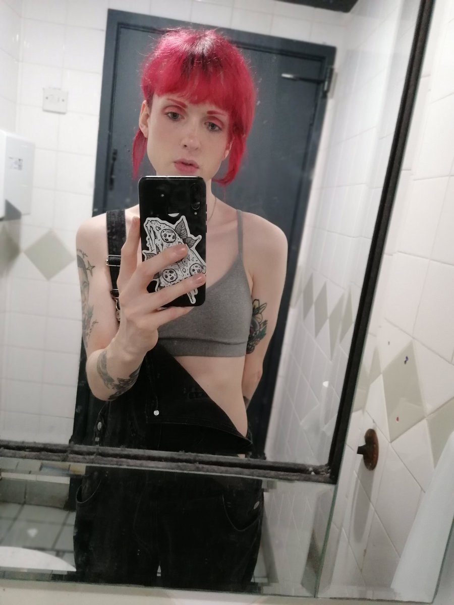 It was very warm in work the other day, I had no choice but to strip 🤷🏻‍♀️