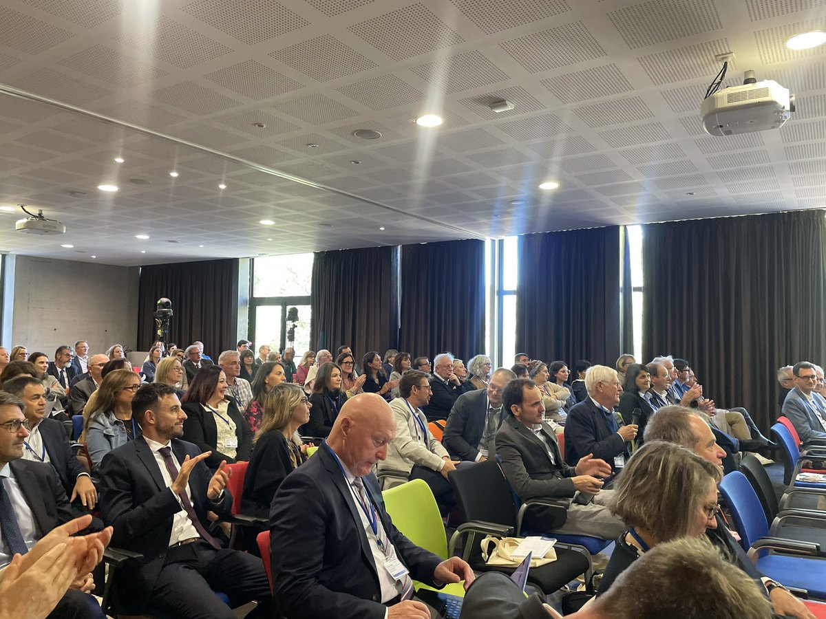 Fédé. Hospit. de France Provence Alpes Côte d’Azur (@fhf_paca) on Twitter photo 🎉Clap de fin pour la journée régionale de la #FHFPACA !
Merci <a href="/yannbubien/">Yann Bubien</a> , Directeur Général de l’ARS pour son discours de clôture qui permet d’identifier les axes stratégiques portés par #Arspaca .🎯
La <a href="/fhf_paca/">Fédé. Hospit. de France Provence Alpes Côte d’Azur</a> vous remercie tous pour cette belle journée👏 🎉Clap de fin pour la journée régionale de la #FHFPACA !
Merci <a href="/yannbubien/">Yann Bubien</a> , Directeur Général de l’ARS pour son discours de clôture qui permet d’identifier les axes stratégiques portés par #Arspaca .🎯
La <a href="/fhf_paca/">Fédé. Hospit. de France Provence Alpes Côte d’Azur</a> vous remercie tous pour cette belle journée👏