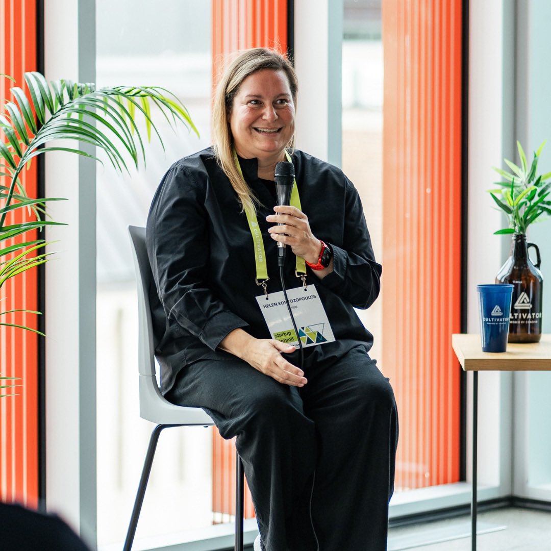 Founders, investors, and mentors kicked off in style at the exclusive Founder Loft! With curated 1:1 meetings, a brisket lunch, and an insightful AMA with Helen Kontozopolous, the day was all about founders leveling up, making moves, and building meaningful connections. 🔥✨