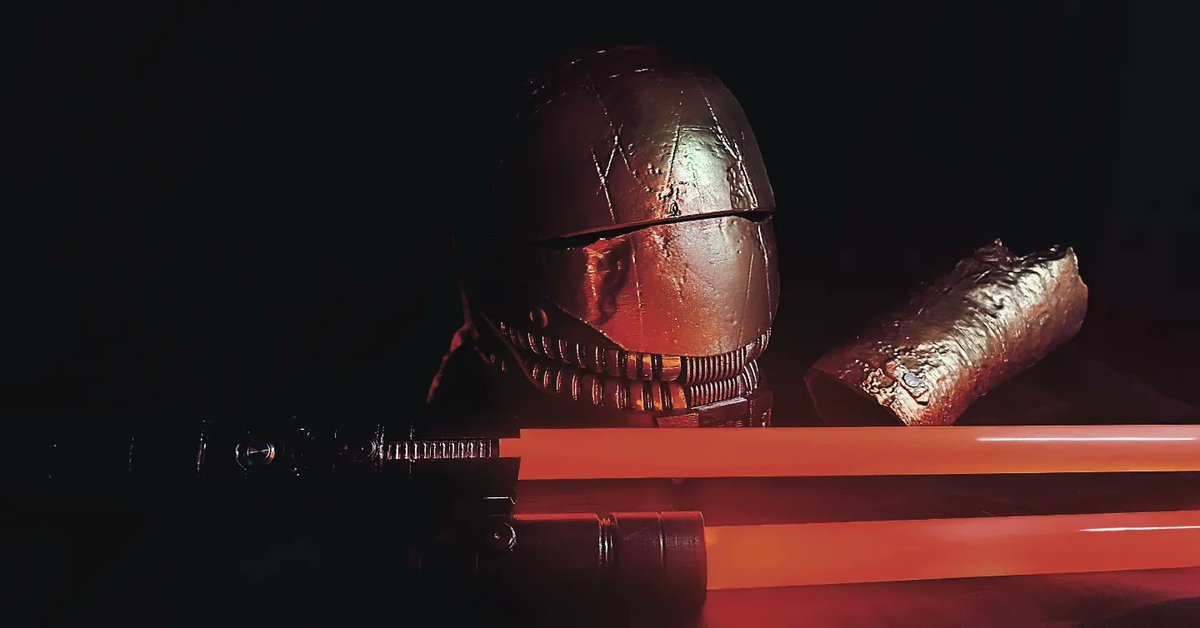 daniolid_'s tweet photo. Después de medio año sin terminar proyectos, he hecho el casco y las cosas que lleva Qimir de #TheAcolyte y el día que decidí presentarme a un concurso de Cosplay cancelaron la serie. https://t.co/MORNmLW5I8