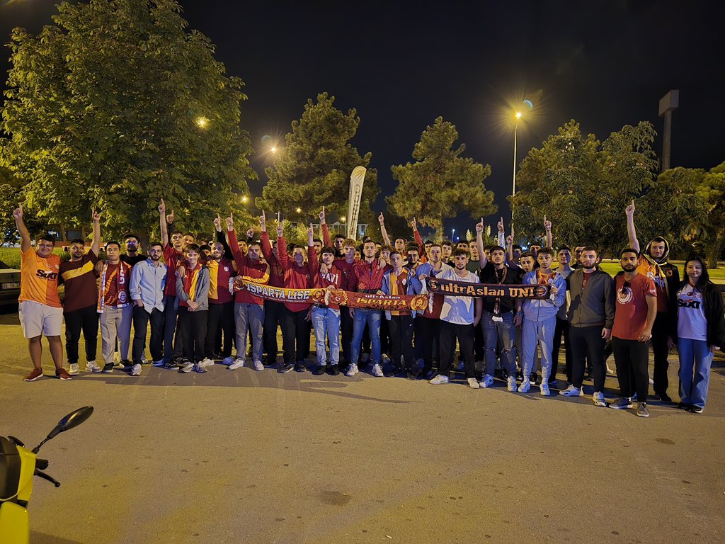 uAIsparta's tweet photo. #AvrupaAvrupaDuySesimizi 

Galatasaray’ımızın Rigas Skola maçı için omuz omuza Trigo Kafe de toplandık.

#uAYurtiçi #uAIsparta https://t.co/8oVnxzMWMe