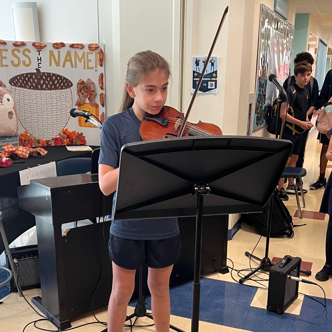 BISB_School's tweet image. This morning students from both the primary and secondary school performed for families and students at the start of the day, welcoming us into school with a range of performances! Thank you to the students who performed and for providing a wonderful start to the day!