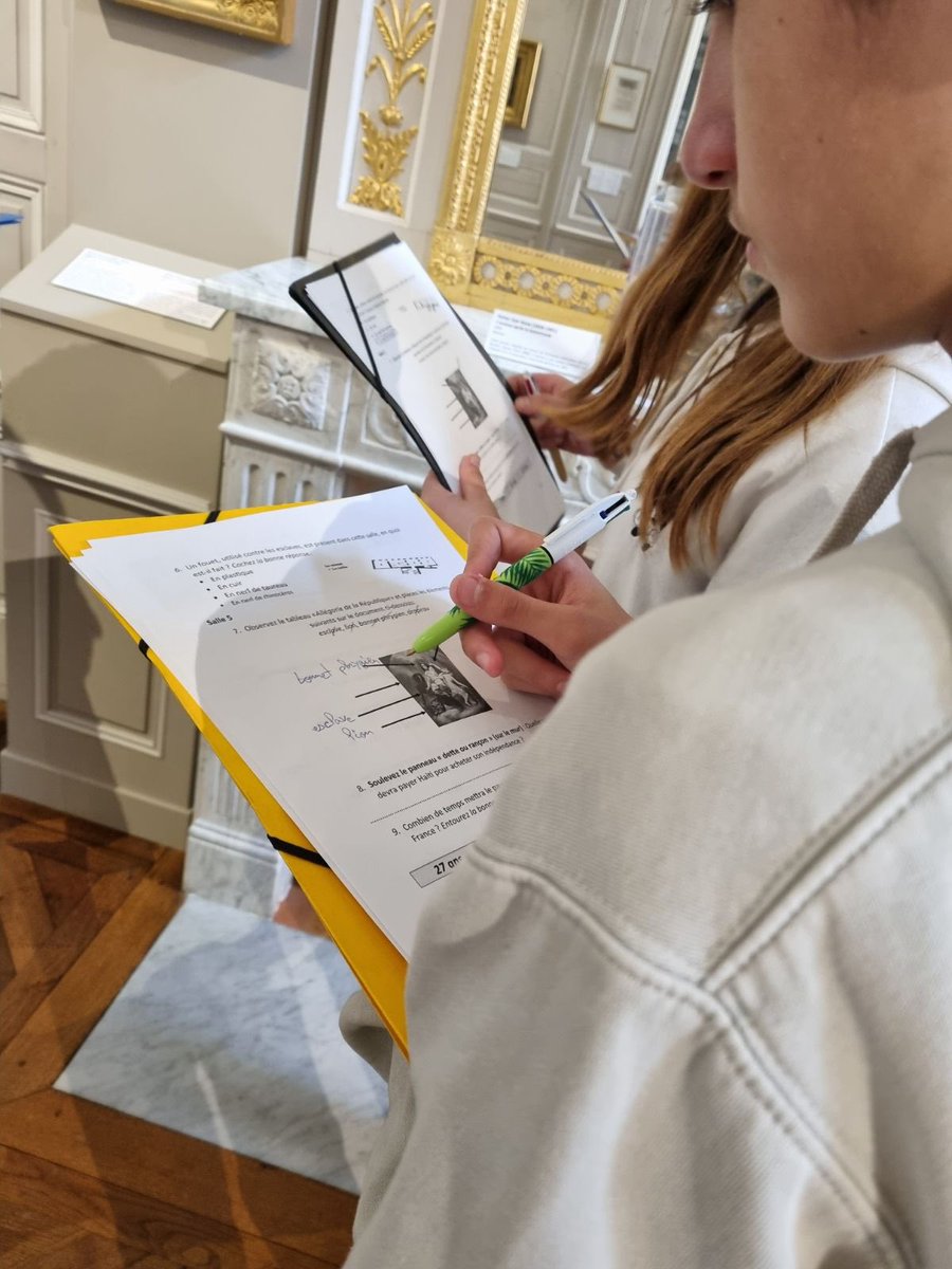 Les élèves de terminale CAP EPC se sont rendus à La Rochelle pour découvrir l’organisation commerciale de la cité maritime. L’après-midi fut consacrée à la visite du musée du nouveau monde. Une journée à tonalités  culturelle et professionnelle. #EPC #filierepro #visite