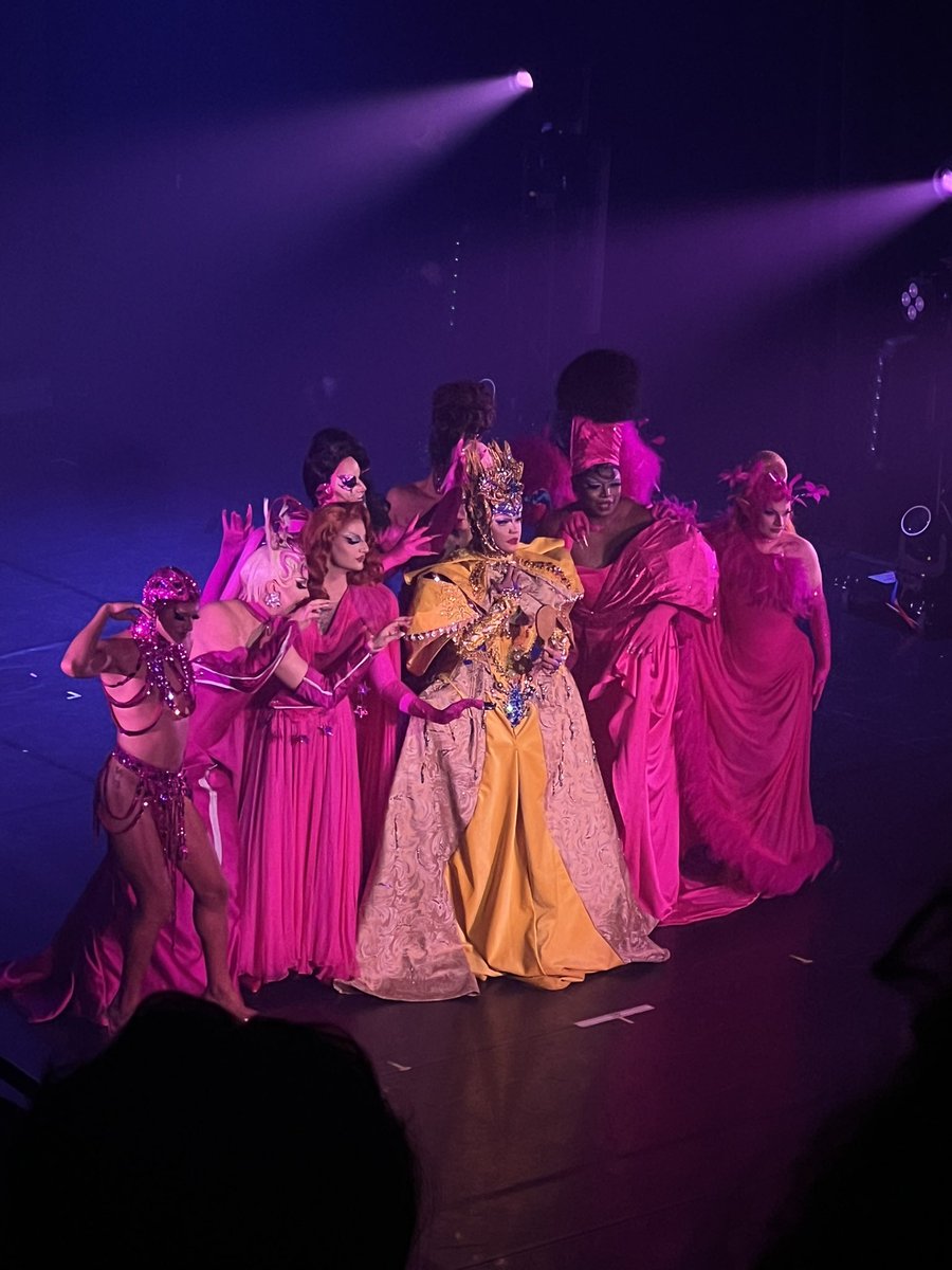 Dylaneprn's tweet photo. Hier j’ai passer une soirée incroyable 😻 j’ai enfin pus voir @thenickydoll ainsi que les reines de la saison 3, performer sur scène à Lille pour drag race France saison 3 live ! ❤️ https://t.co/RjoJlHz3NN