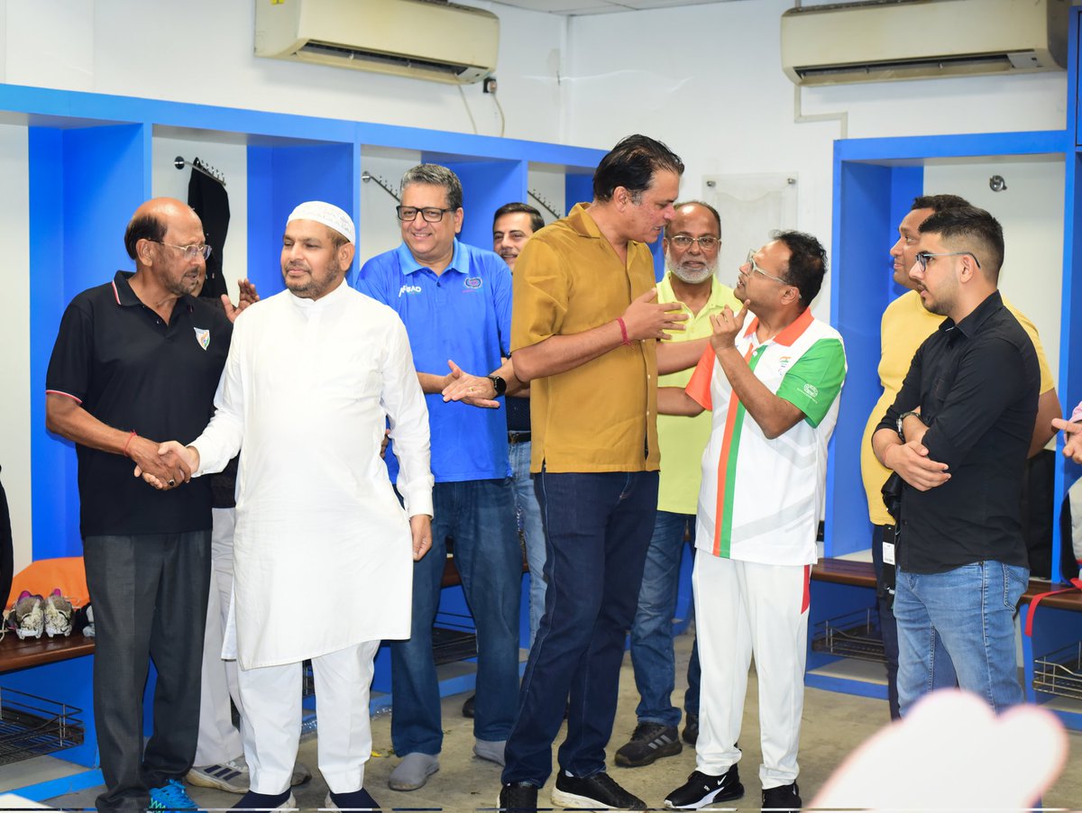 Mohammedan SC (@mohammedansc) on Twitter photo A special day at the training ground graced by the presence of Director of Bunkerhill <a href="/dipaklamb3008/">Dipak K Singh</a> and MD of Shrachi Sports <a href="/Rahul_Todi_76/">Rahul Todi</a>.todi , our esteemed club executive members, and football icon <a href="/coachshabbir/">Shabbir Ali</a> .
#JaanJaanMohammedan 💪🏼#BlackAndWhiteArmy #IndianFootball A special day at the training ground graced by the presence of Director of Bunkerhill <a href="/dipaklamb3008/">Dipak K Singh</a> and MD of Shrachi Sports <a href="/Rahul_Todi_76/">Rahul Todi</a>.todi , our esteemed club executive members, and football icon <a href="/coachshabbir/">Shabbir Ali</a> .
#JaanJaanMohammedan 💪🏼#BlackAndWhiteArmy #IndianFootball