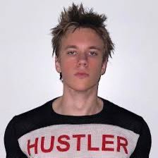 drankspend's tweet image. Everything is banned in Russia and telegram is the only way Russian citizens have access to the underground