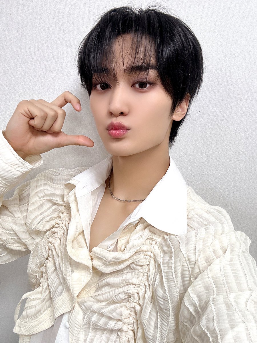 CRAVITYstarship's tweet photo. [#C_LOUD] 241003
Mnet 로드 투 킹덤 : ACE OF ACE
⠀
▶ https://t.co/XZfwrxnjPy
⠀
#CRAVITY #크래비티
#형준 #태영 #성민
#로드투킹덤 #ROADTOKINGDOM https://t.co/RtqEzJux2r