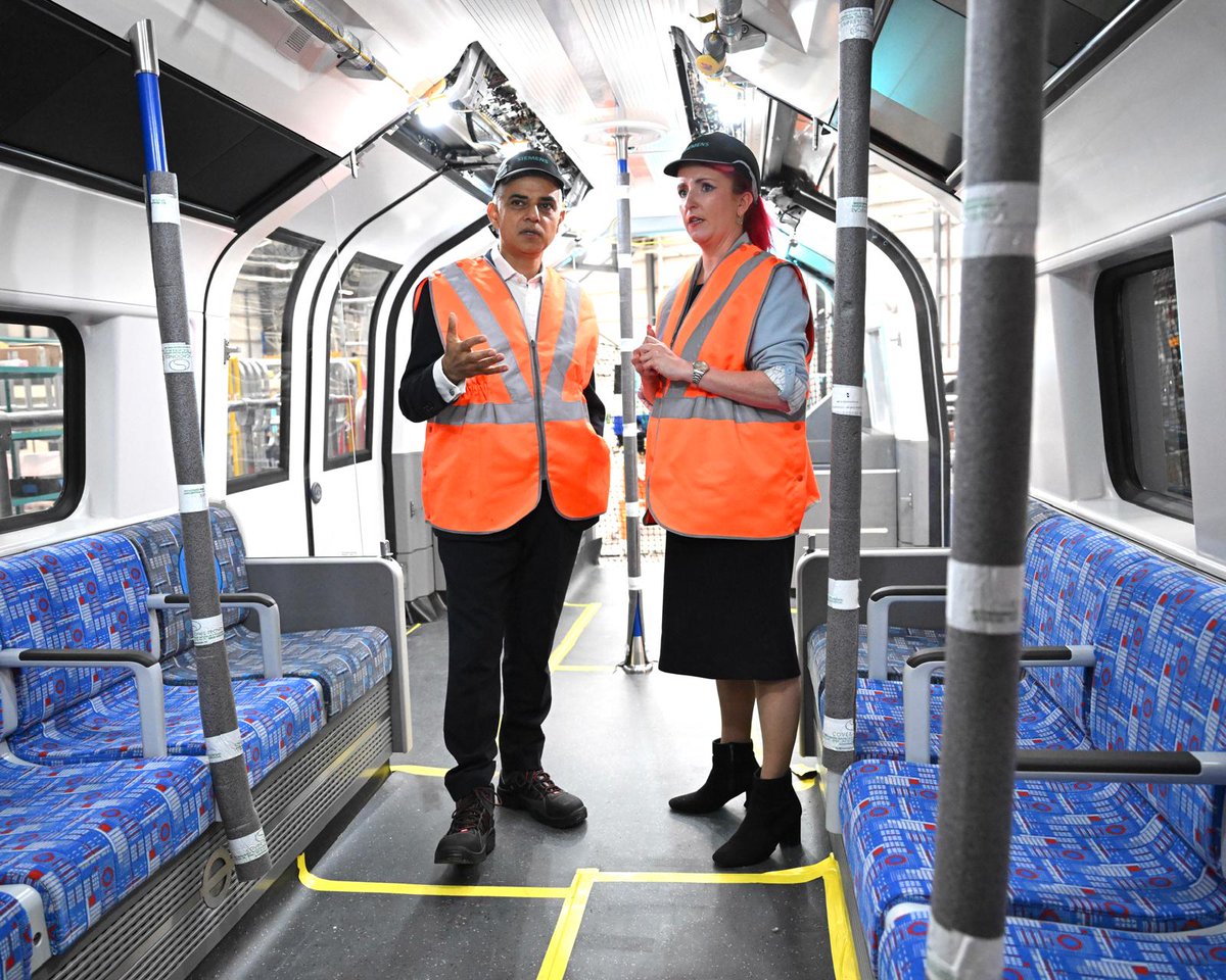 MayorofLondon's tweet photo. State-of-the-art Piccadilly line trains won’t be built in London, but further north in Goole, Yorkshire. It was a privilege to have a tour of Siemens’ new £200m train manufacturing facility with Secretary of State @LouHaigh

Building a better London can benefit the whole country. https://t.co/Ki74c4XwI5