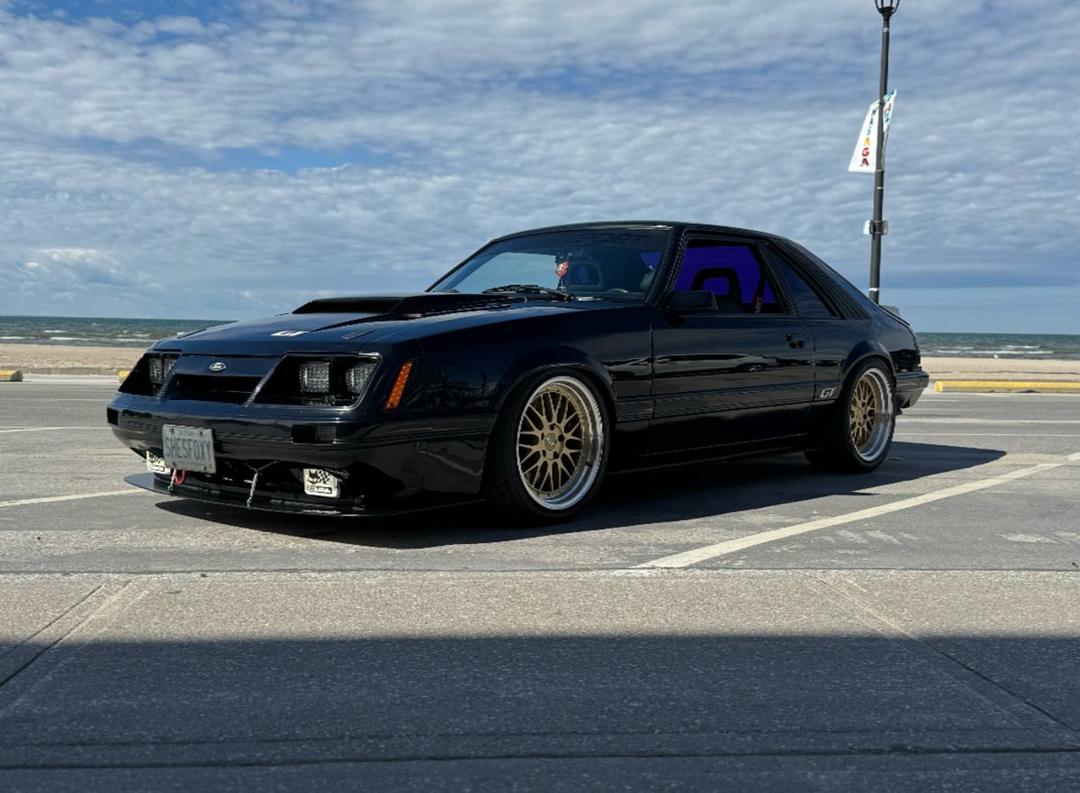 RobotPete's tweet photo. #FoxBodyFriday https://t.co/ILYHawMZMC