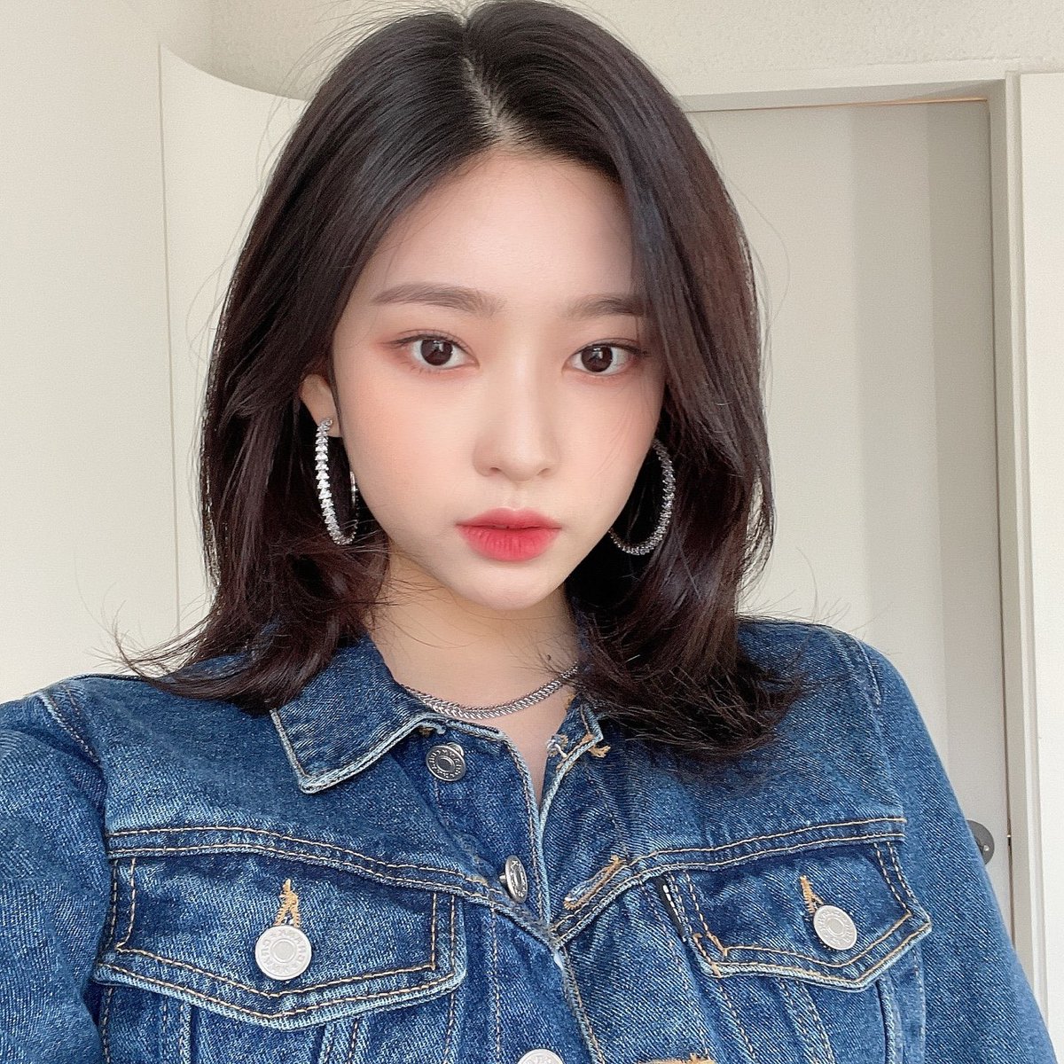 izone_folder's tweet photo. ミンジュ　セミロング　ロブ https://t.co/VkgoSb5ZkG