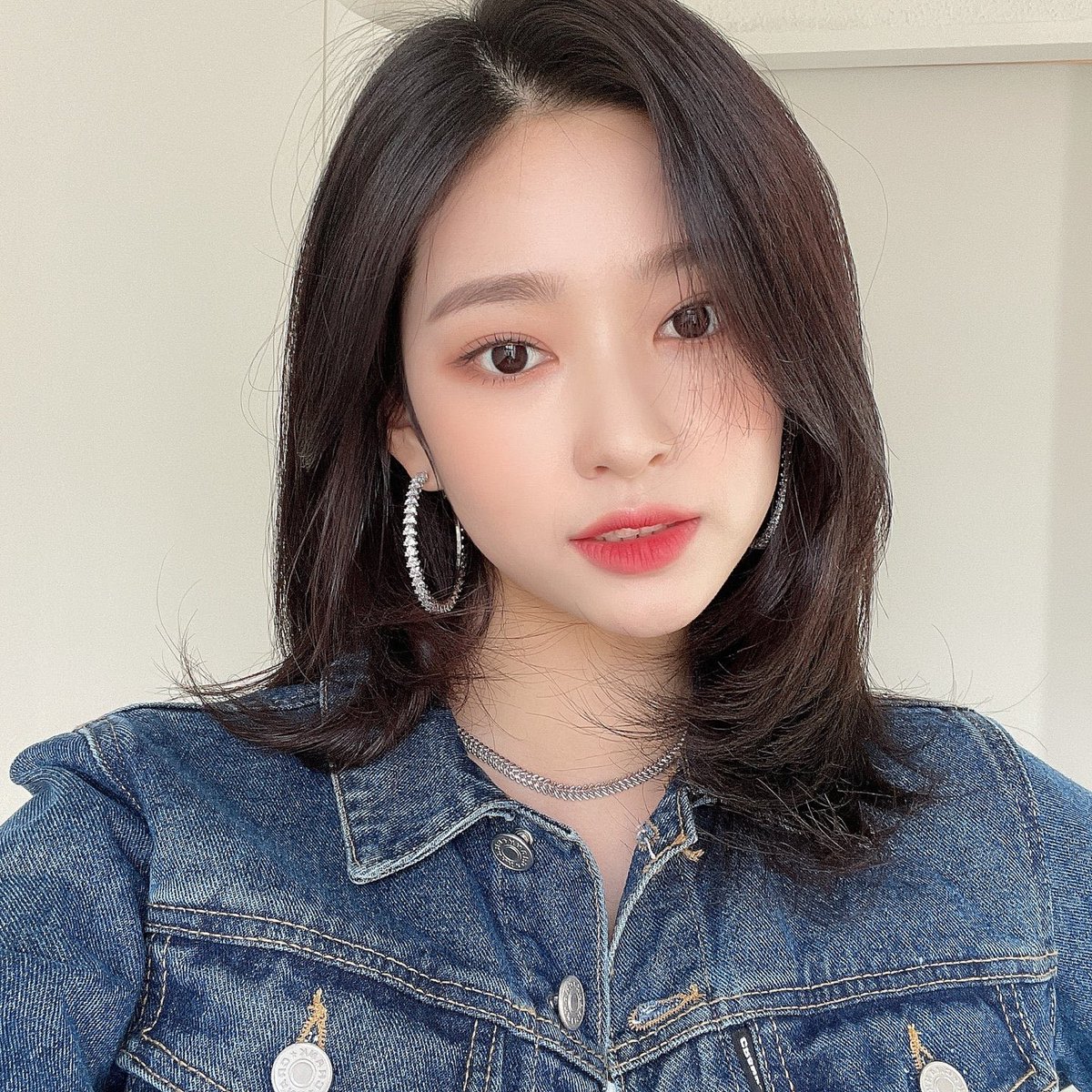 izone_folder's tweet photo. ミンジュ　セミロング　ロブ https://t.co/VkgoSb5ZkG