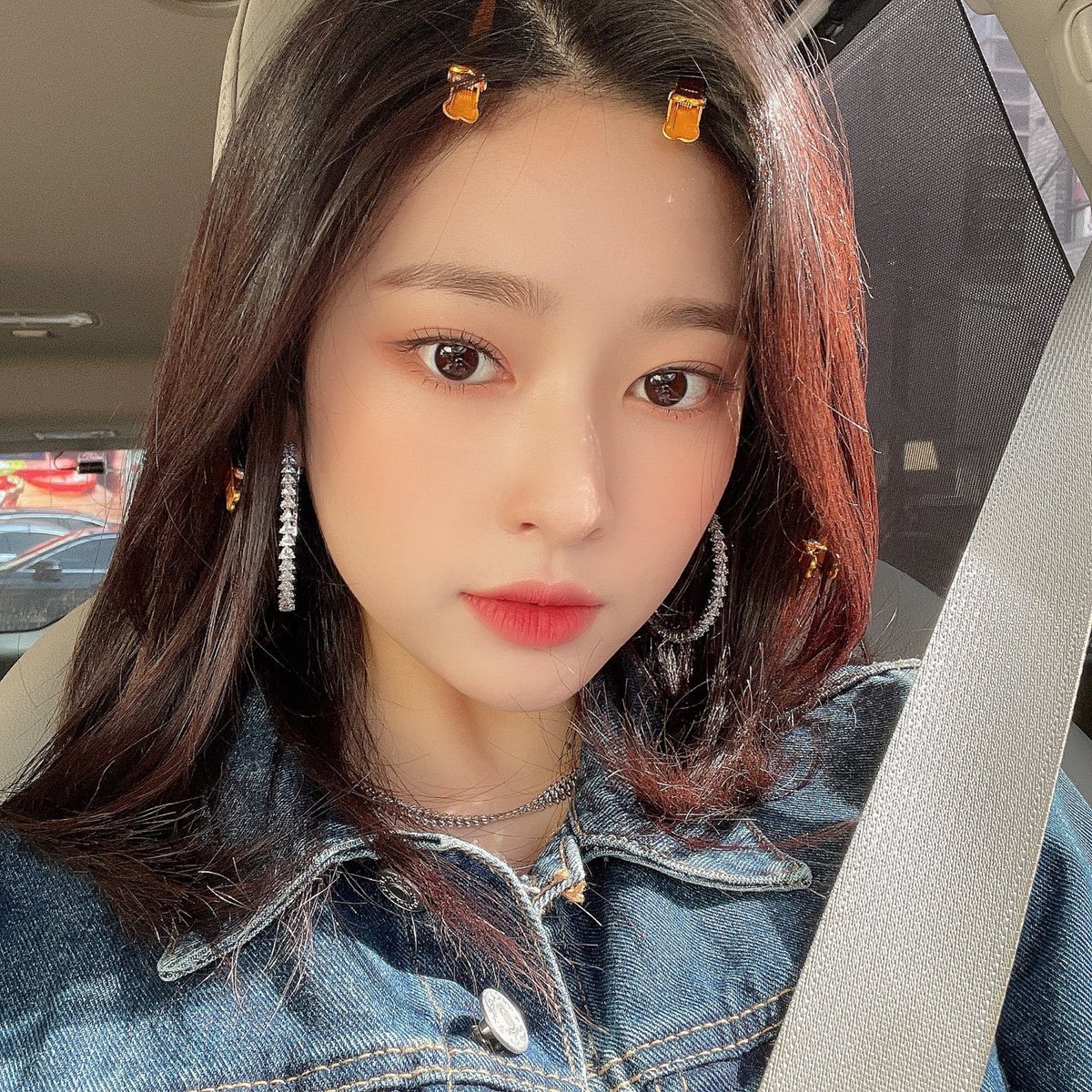 izone_folder's tweet photo. ミンジュ　セミロング　ロブ https://t.co/VkgoSb5ZkG